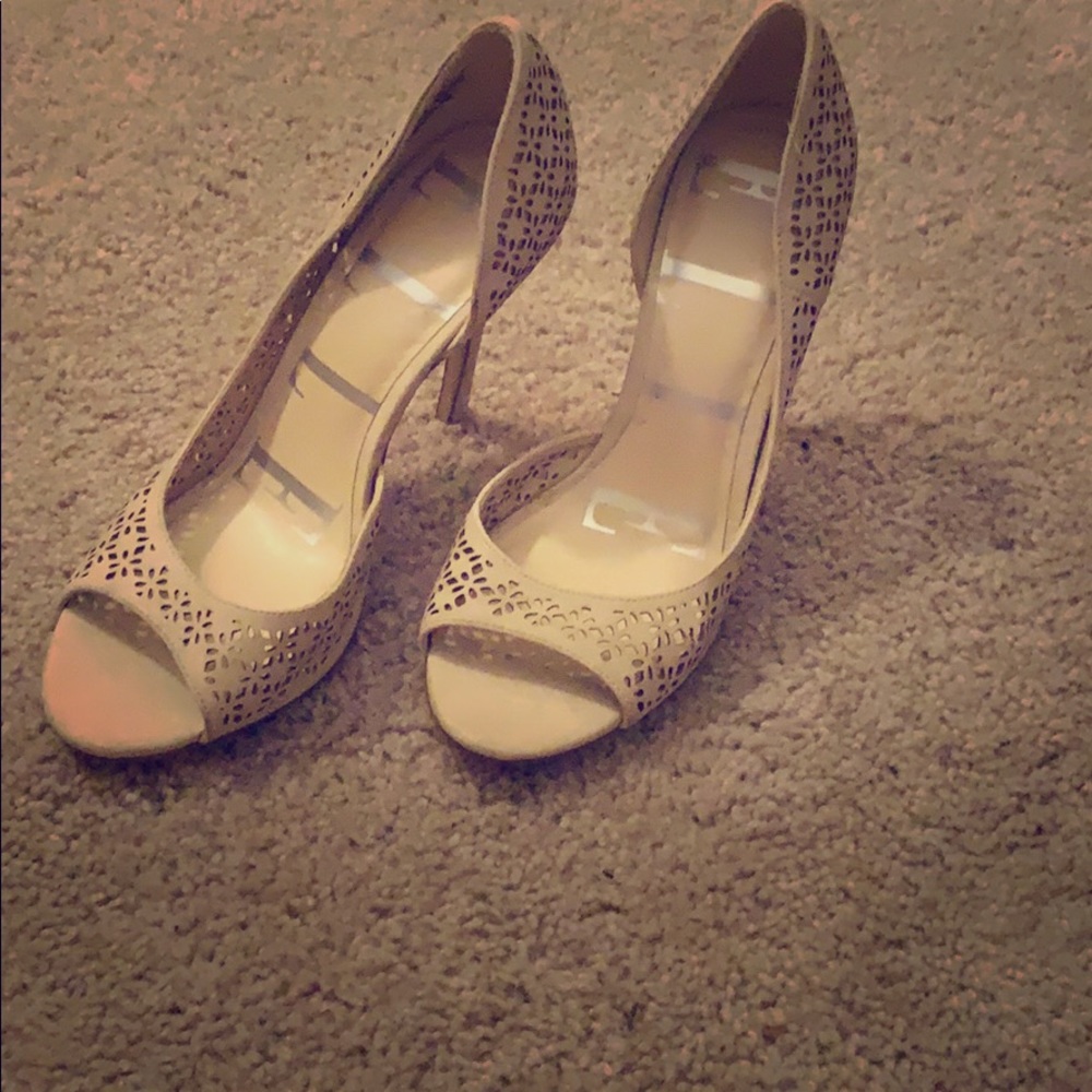 Nude summer pumps
